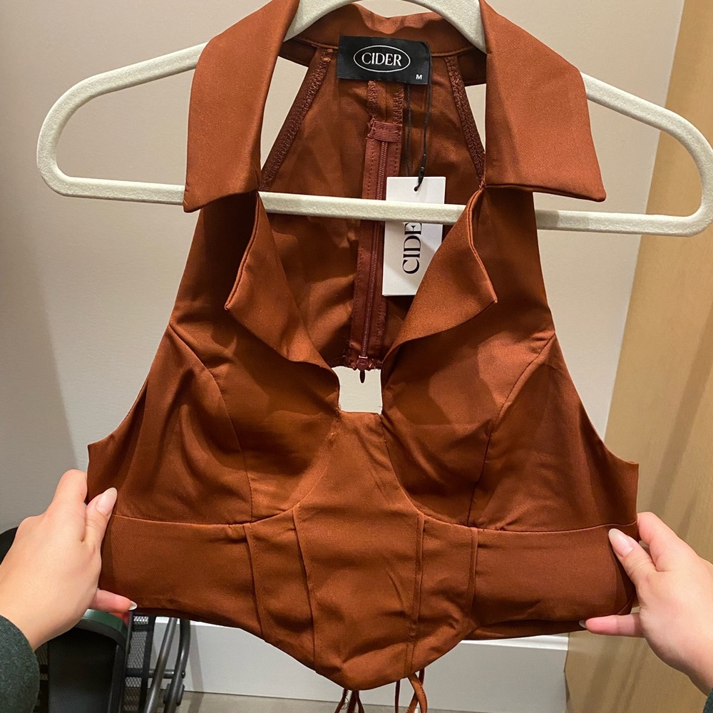 Cute top nice color